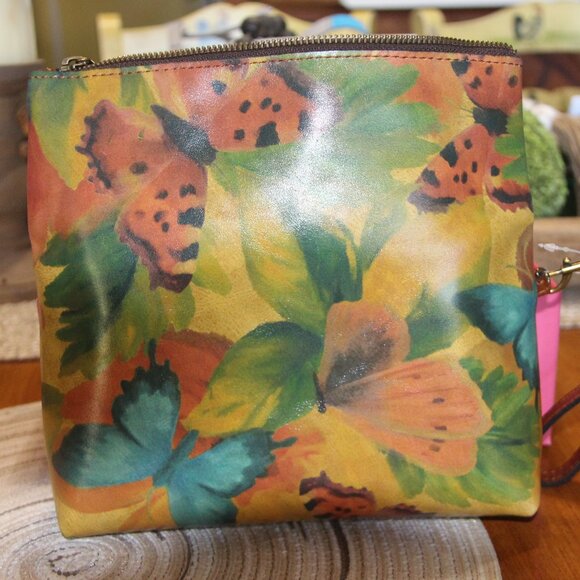NWT Patricia Nash Watercolor Butterflies Clutch wristlet handbags. PRETTY,CLASSY - Picture 10 of 12